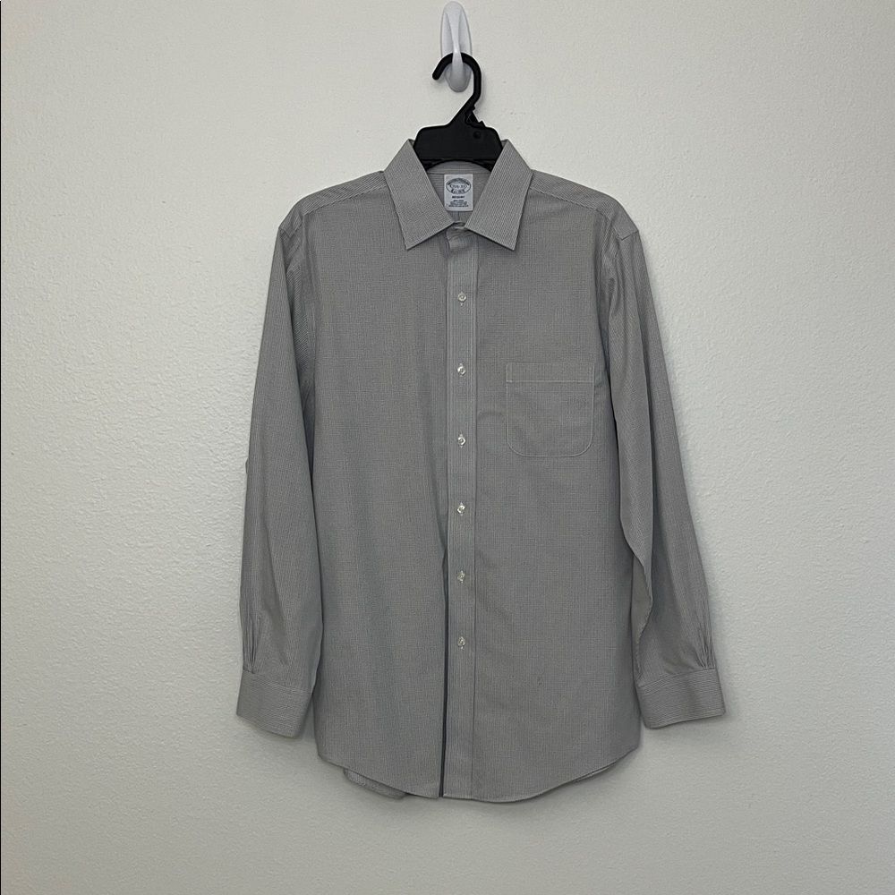 Brooks Brothers 15 1/2 - 33 100% American Supima Cotton dress shirt